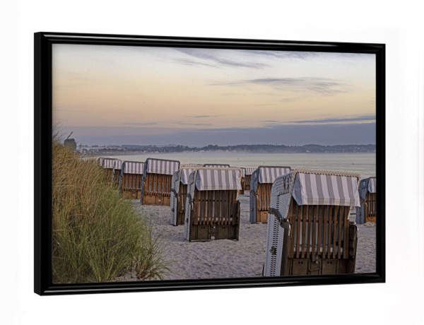 Poster mit schwarzem Rahmen "Strandkörbe in Scharbeutz" artboxONE - Natur,Reise / Strand und Meer,Reise / Länder