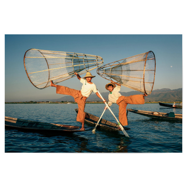 Poster 30x20 cm "Inle See Akrobaten" artboxONE - Natur,Menschen,Reise / Asien