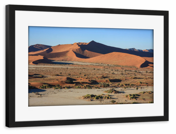 Poster mit Rahmen schwarz "Dünen des Sossusvlei in Namibia" artboxONE - Reise / Afrika