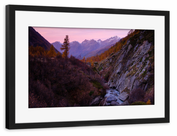 Poster mit Rahmen schwarz "Fluss Lonza bei Sonnenaufgang" artboxONE - Natur,Reise