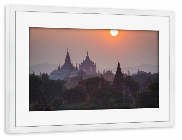 Poster mit Rahmen weiß "Bagan im Sonnenuntergang" artboxONE - Architektur,Reise / Asien