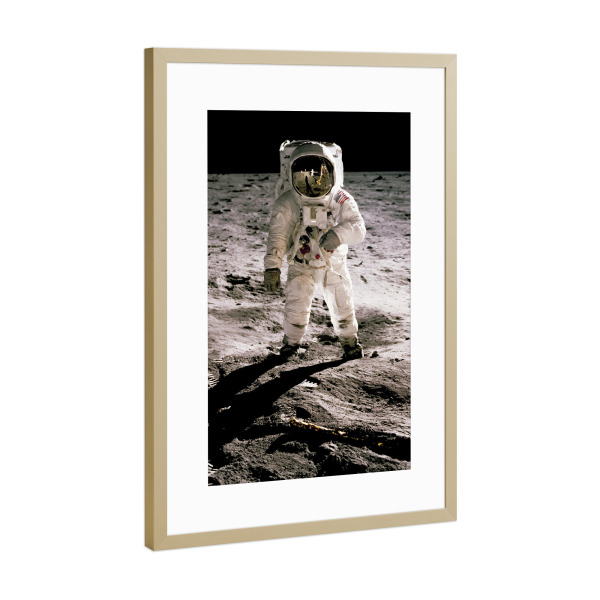 Poster mit Rahmen Gold "Buzz Aldrin auf dem Mond" artboxONE - Reise,Für Kinder,Für Papa,Männer,Galaxy
