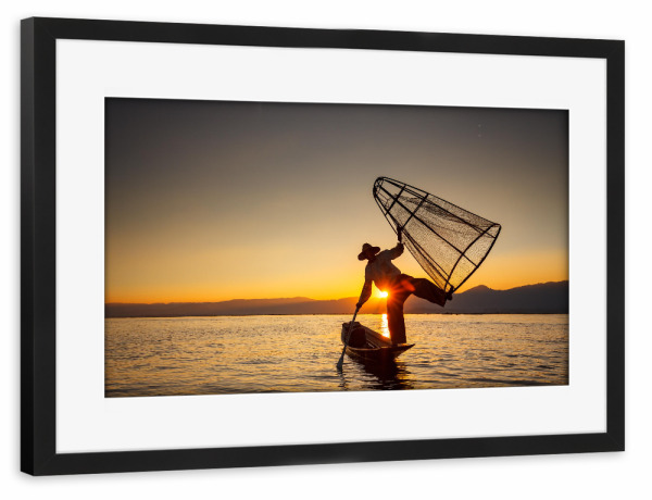 Poster mit Rahmen schwarz "Der Fischer vom Inle See" artboxONE - Menschen,Reise / Asien