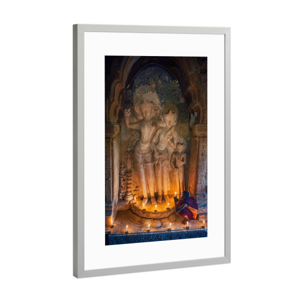 Poster mit Rahmen Silber "Buddhistisches Gebet" artboxONE - Architektur,Reise / Asien