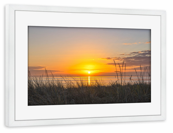 Poster mit Rahmen weiß "Früh morgens am Ostseestrand" artboxONE - Natur,Reise / Strand und Meer,Reise / Länder