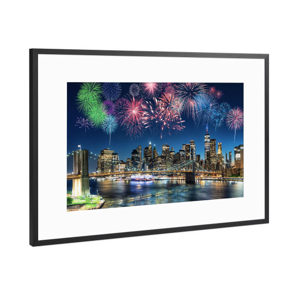 Poster mit Rahmen Schwarz (Metallic) "Feuerwerk in New York" artboxONE - Städte,Städte / New York,Reise,Architektur,Reise / Länder