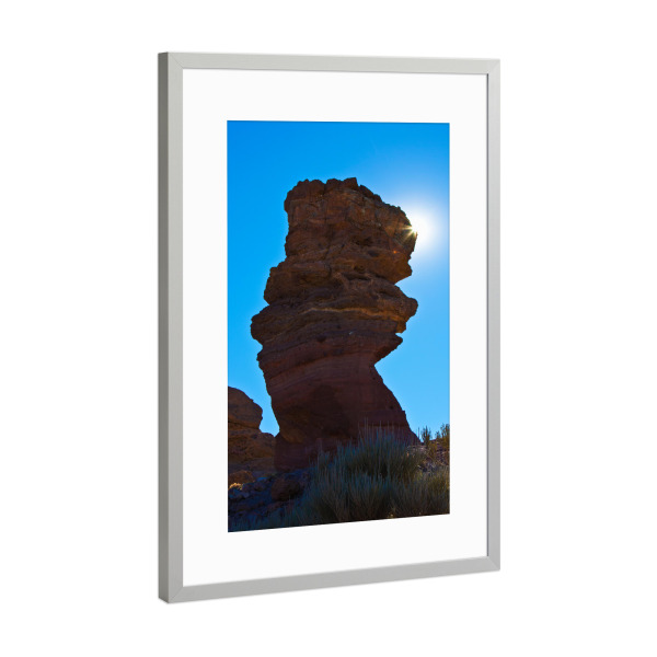 Poster mit Rahmen Silber "Roque Cinchado mit Sonne" artboxONE - Natur,Reise,Reise / Länder