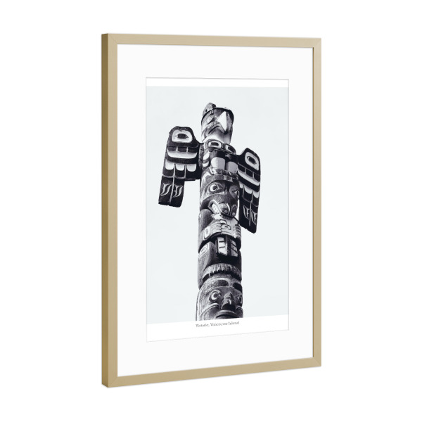 Poster mit Rahmen Gold "Totem Pole @ Victoria" artboxONE - Reise,Schwarzweiß,Reise / Länder