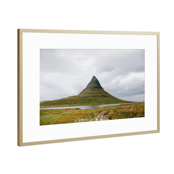 Poster mit Rahmen Gold "Kirkjufell in Island" artboxONE - Natur,Reise,Reise / Länder