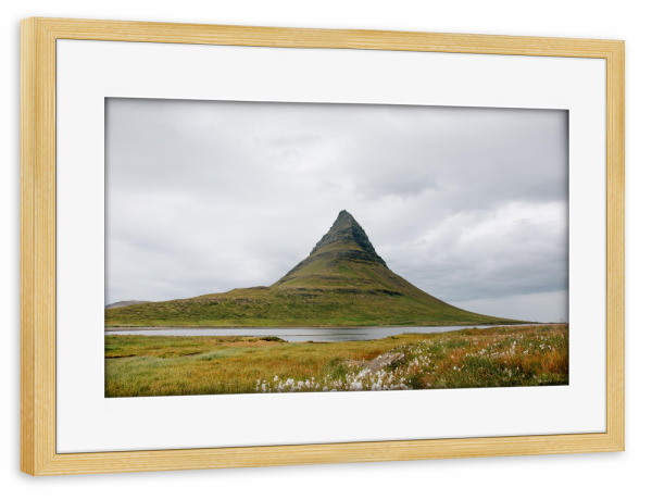 Poster mit Rahmen kiefer "Kirkjufell in Island" artboxONE - Natur,Reise,Reise / Länder