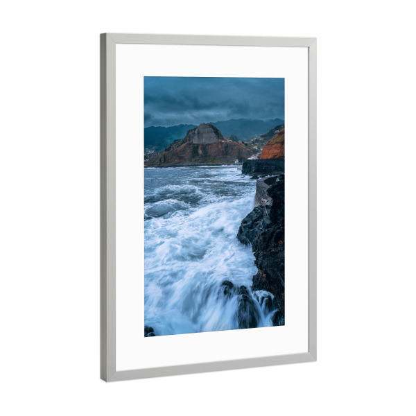 Poster mit Rahmen Silber "Porto do Cruz - Madeira" artboxONE - Natur,Reise,Reise / Länder - Meer,Ozean,Küste,Rauh,Madeira,Felsen,Reise,Portugal,Wellen