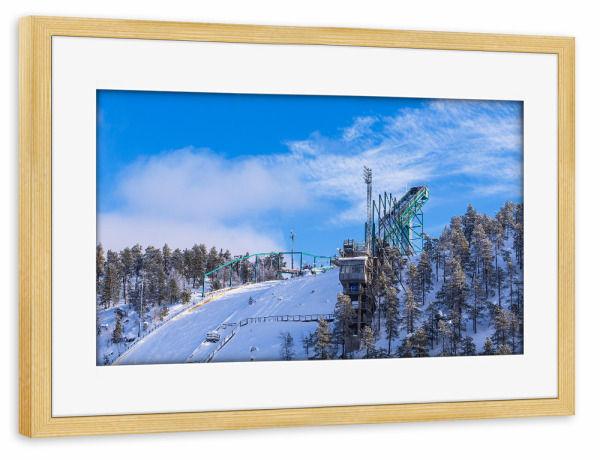 Poster mit Rahmen kiefer "Skisprungschanze in Ruka" artboxONE - Natur,Reise,Architektur,Reise / Länder