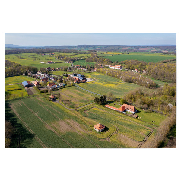 Poster "Altefeld in Nordhessen" artboxONE - Natur,Architektur - Altefeld,Herleshausen,Hessen,Dorf,Ringgau,Nordhessen,Landschaft,Natur,Wiesen,Gestüt