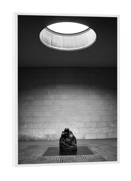 Poster mit weißem Rahmen "Neue Wache Berlin" artboxONE - Städte / Berlin,Schwarzweiß,Architektur