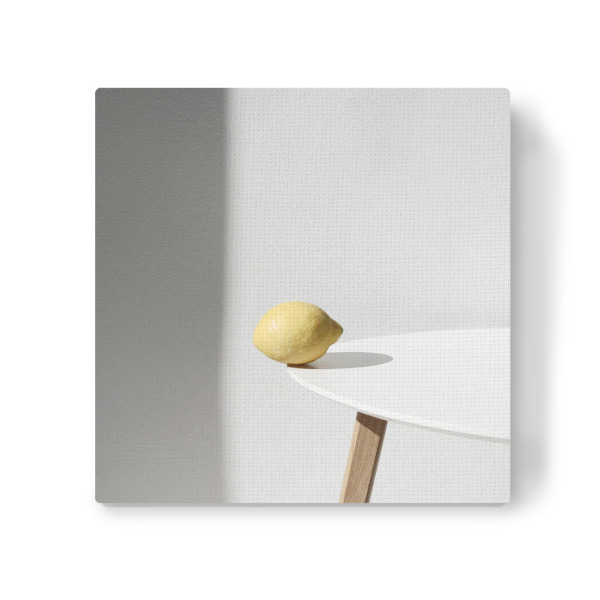 Leinwandbild "Zitronenmorgen" artboxONE - Essen & Trinken / Obst & Gemüse - Zitrone,Obst,Minimal,Minimalismus,Weiß,Schatten,Elegant,Gelb