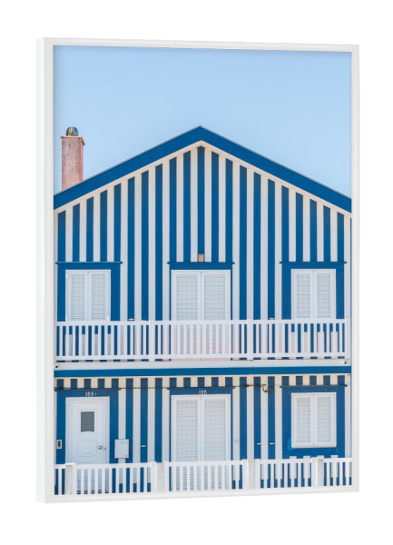 Poster mit weißem Rahmen "Aveiro Portugal gestreiftes Haus" artboxONE - Städte,Reise,Architektur