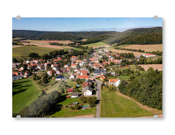 Acrylglasbild "Das Dorf Nesselröden" artboxONE - Natur,Architektur - Herleshausen,Nesselröden,Hessen,Dorf,Nordhessen,Landschaft,Natur,Felder,Ringgau