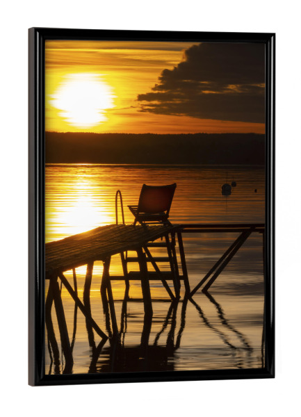 Poster mit schwarzem Rahmen "Abends am Ammersee" artboxONE - Natur - Ammersee,Bayern,Abendstimmung,Natur,Sonnenuntergang,Liegestuhl