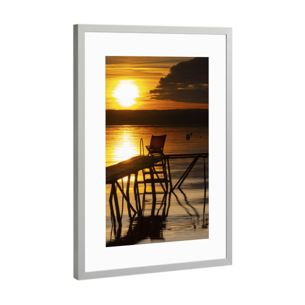Poster mit Rahmen Silber "Abends am Ammersee" artboxONE - Natur - Ammersee,Bayern,Abendstimmung,Natur,Sonnenuntergang,Liegestuhl