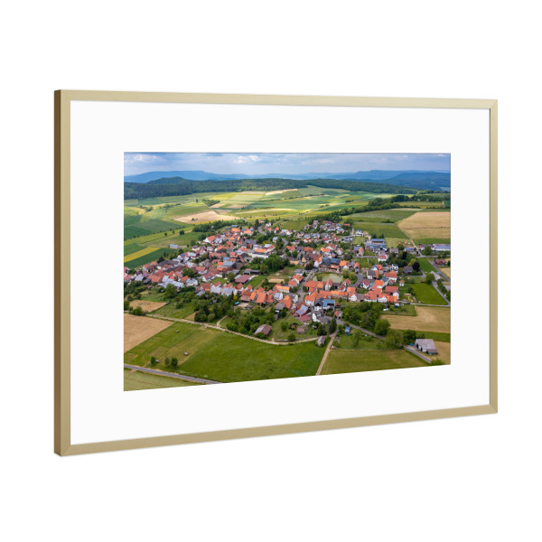 Poster mit Rahmen Gold "Grandenborn auf dem Ringgau" artboxONE - Natur,Architektur