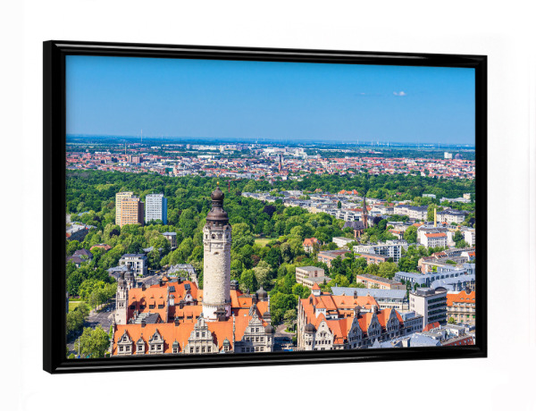 Poster mit schwarzem Rahmen "Stadt, Turm, Häuser, Bäume" artboxONE - Reise,Architektur,Städte / Weitere
