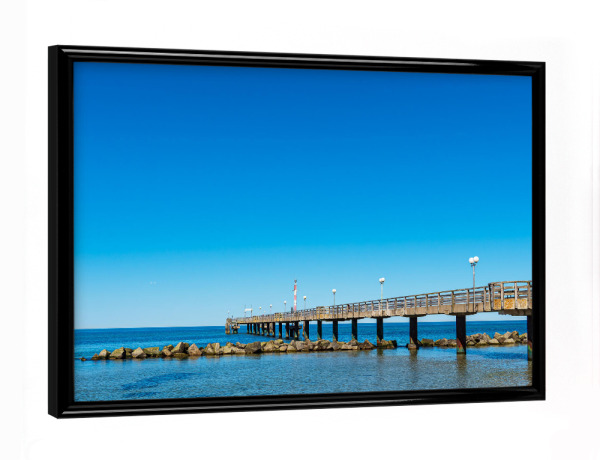 Poster mit schwarzem Rahmen "Steine, Seebrücke, Ostsee" artboxONE - Natur,Reise,Architektur,Reise / Strand und Meer