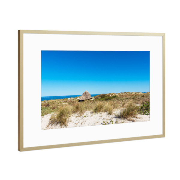 Poster mit Rahmen Gold "Hütte, Dünen, Ostsee" artboxONE - Natur,Reise,Architektur,Reise / Strand und Meer