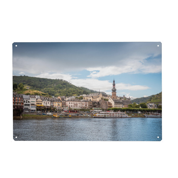 Metall Poster "Cochem im Moseltal" artboxONE - Städte,Architektur - Mosel,Moselufer,Stadtansicht,St. martin kirche,Fluss,Schiffe,Moseltal,Altstadt