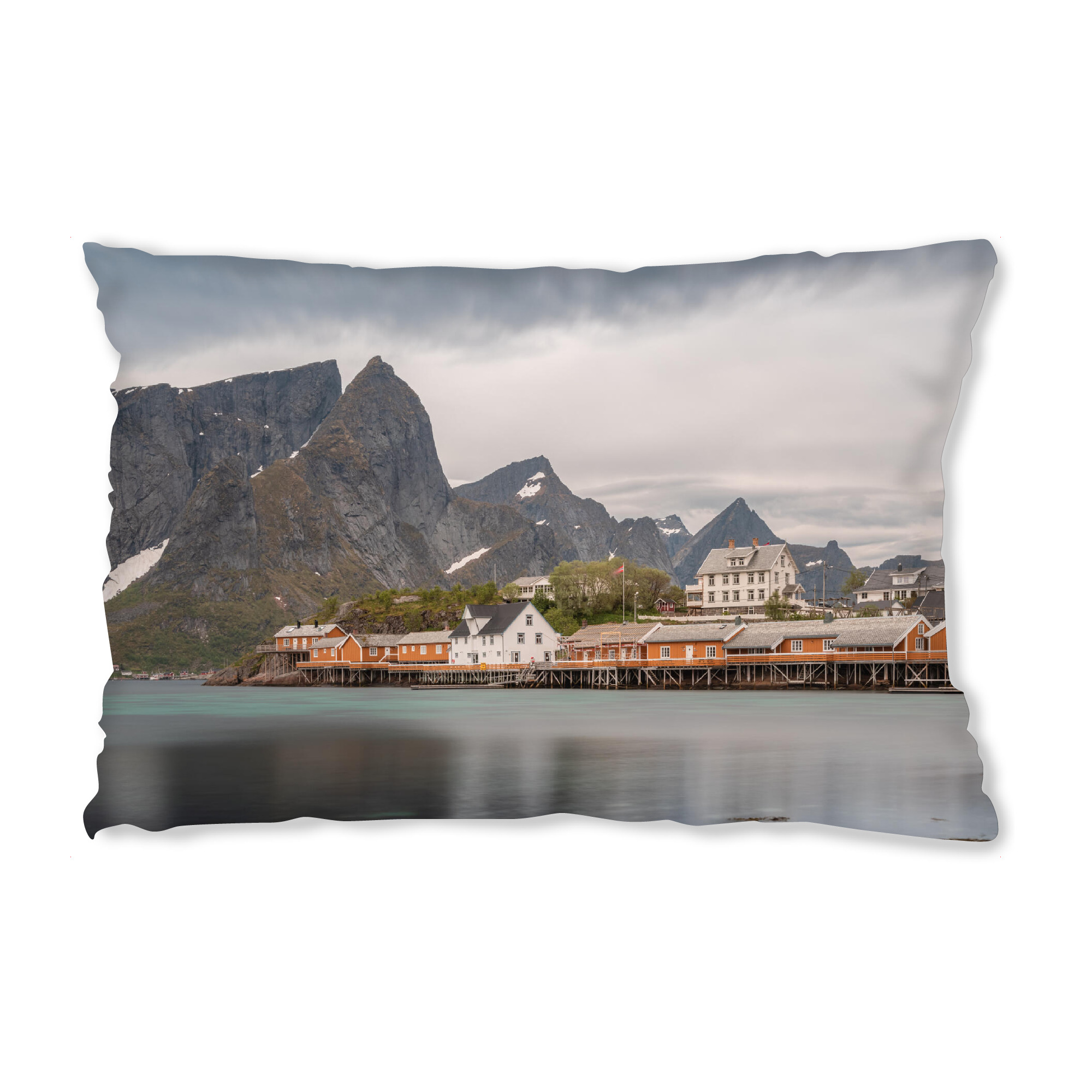 Design-Kissen "Fischerdorf Lofoten" artboxONE - Natur,Reise - Norwegen,Holzhäuser,Bootshäuser,Fischerhütten,Skandinavien,Berge,Norwegische küste