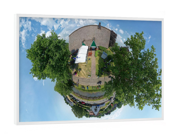 Poster mit weißem Rahmen "Landgasthof Wewelsfleth - Eingang" artboxONE - Städte,Reise,Sport / Motorsport,Architektur,Reise / Länder