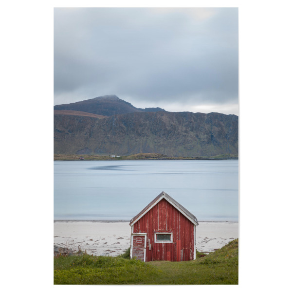 Poster "Red Cabin Ramberg" artboxONE - Reise,Reise / Strand und Meer - Strand,Lofoten,Norwegen,Skandinavien,Bootshaus,Fischerhütte,Sandstrand