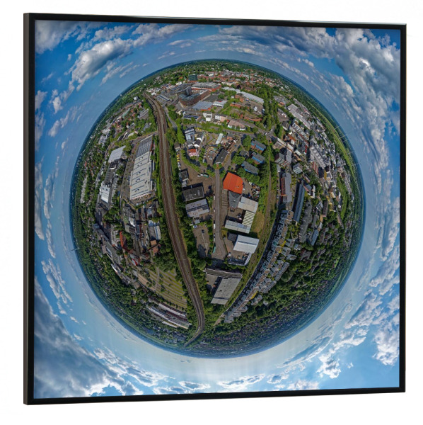Poster mit schwarzem Rahmen 30x30 cm "HH-Bergedorf- Zw. den Gleisen;120m" artboxONE - Städte,Städte / Hamburg,Reise,Architektur,Reise / Länder