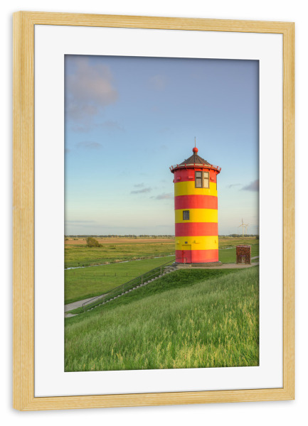 Poster mit Rahmen kiefer "Pilsumer Leuchtturm Ostfriesland" artboxONE - Reise,Architektur,Reise / Strand und Meer