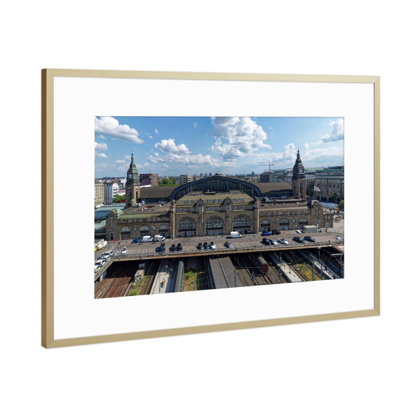 Poster mit Rahmen Gold "Hauptbahnhof Hamburg - Nordseite" artboxONE - Städte,Städte / Hamburg,Reise,Architektur,Reise / Länder