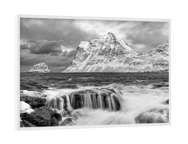 Poster mit weißem Rahmen "Winterliche Küste in Schwarzweiß" artboxONE - Natur,Schwarzweiß,Reise / Strand und Meer