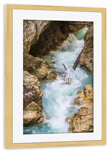 Poster mit Rahmen kiefer "Klamm, Felsen, Baumstamm" artboxONE - Natur,Reise