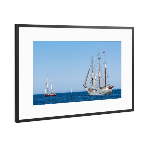 Poster mit Rahmen Schwarz (Metallic) "Schifffahrt, Meer, Tradition" artboxONE - Natur,Reise,Reise / Strand und Meer