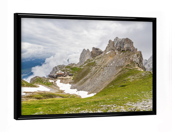 Poster mit schwarzem Rahmen "Berg, Bergstation, Wolken" artboxONE - Natur,Reise,Architektur