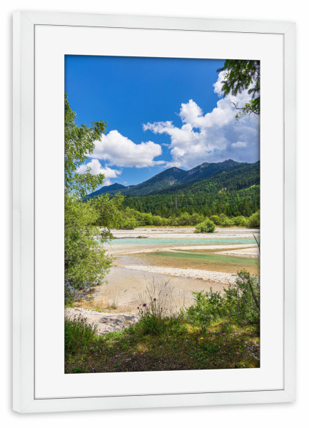 Poster mit Rahmen weiß "Wolken, Fluss, Berge, Bäume" artboxONE - Natur,Reise