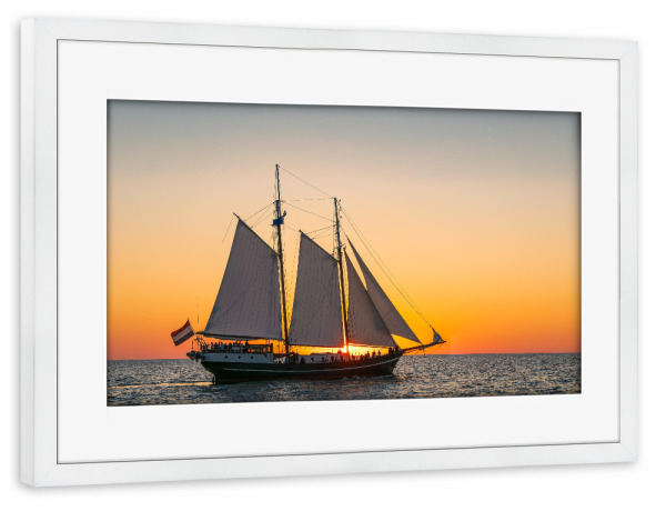 Poster mit Rahmen weiß "Windjammer, Abend, Meer" artboxONE - Natur,Reise,Reise / Strand und Meer