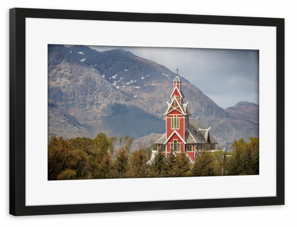 Poster mit Rahmen schwarz "Rote Holzkirche Lofoten" artboxONE - Reise,Architektur