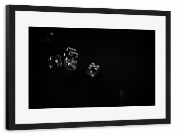 Poster mit Rahmen schwarz "Fallende Würfel" artboxONE - Abstrakt,Schwarzweiß - Würfel,Glücksspiel,Schwarz und weiß