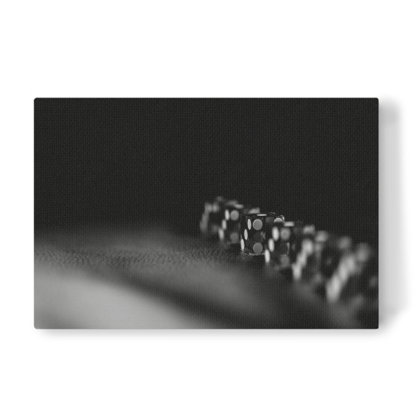Leinwandbild "Würfel auf Leder" artboxONE - Abstrakt,Schwarzweiß - Würfel,Leder,Schwarz und weiß