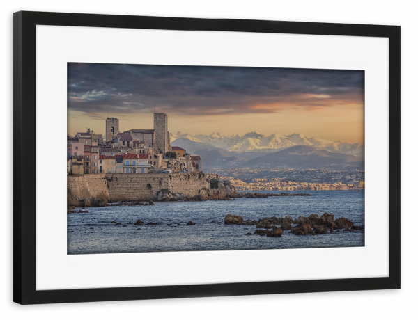 Poster mit Rahmen schwarz "Altstadt von Antibes" artboxONE - Reise,Architektur,Reise / Strand und Meer,Reise / Länder,Städte / Weitere