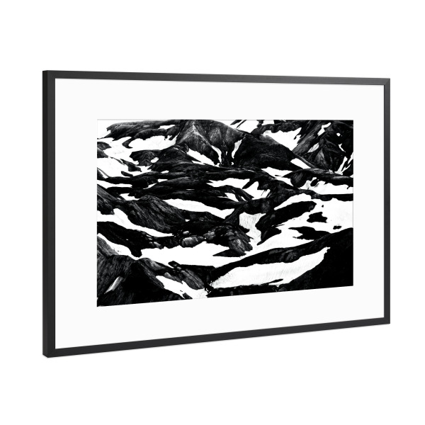 Poster mit Rahmen Schwarz (Metallic) "Schneemuster in den Bergen" artboxONE - Natur,Schwarzweiß