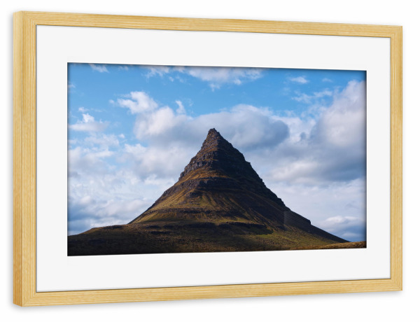 Poster mit Rahmen kiefer "Kirkjufell Berg in Island" artboxONE - Natur,Reise / Länder