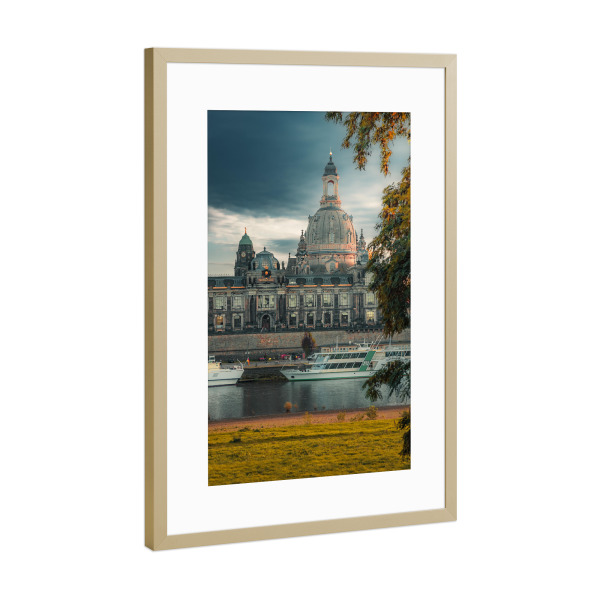 Poster mit Rahmen Gold "Am Königsufer, Dresden" artboxONE - Städte,Architektur,Städte / Dresden
