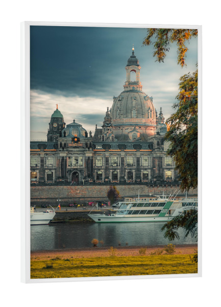 Poster mit weißem Rahmen "Am Königsufer, Dresden" artboxONE - Städte,Architektur,Städte / Dresden