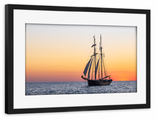 Poster mit Rahmen schwarz "Sonnenuntergang, Windjammer, Meer" artboxONE - Natur,Reise,Reise / Strand und Meer