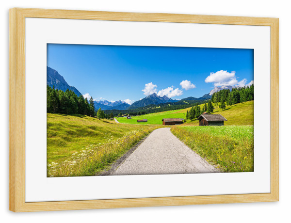 Poster mit Rahmen kiefer "Straße, Wiese, Bäume, Berge" artboxONE - Natur,Reise